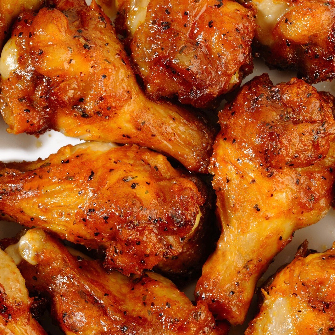 Close up of grilled chicken wings